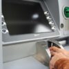 Pieniądze znikają z kont klientów w całej Polsce. Bank potwierdza: to zorganizowana akcja