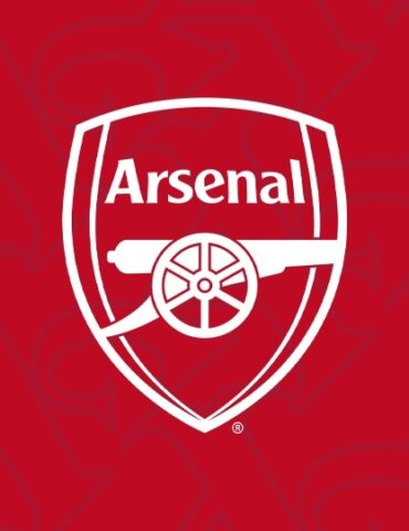Arsenal Football Club crest featuring a white cannon on a red shield background.